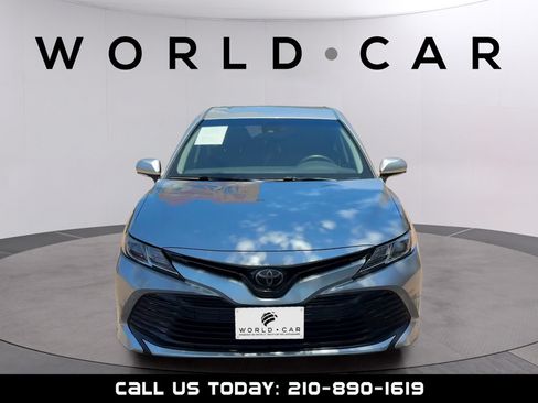 Used 2018 Toyota Camry LE w/ Convenience Package FWD image 8