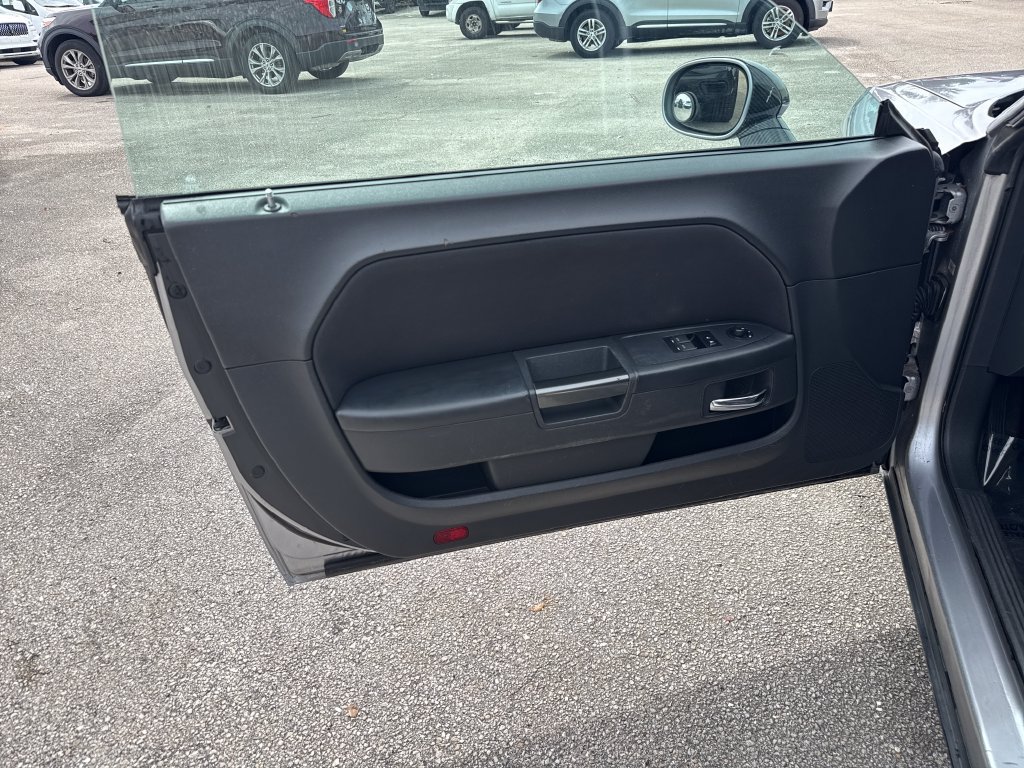 Used 2014 Dodge Challenger SXT RWD image 11