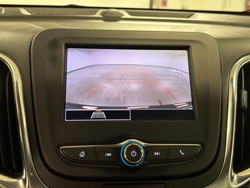 Used 2023 Chevrolet Equinox LS FWD image 18
