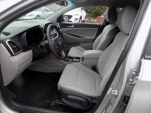 Used 2020 Hyundai Tucson SE image 9