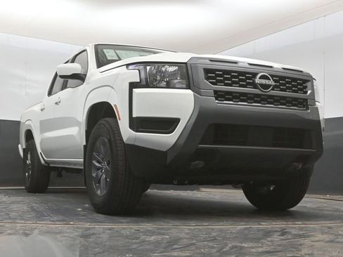 Certified 2025 Nissan Frontier SV image 14