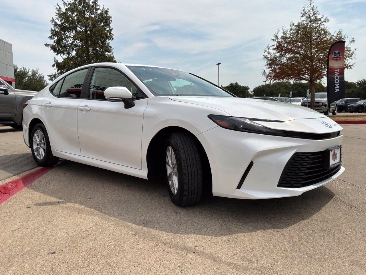 Used 2026 Toyota Camry LE FWD image 4