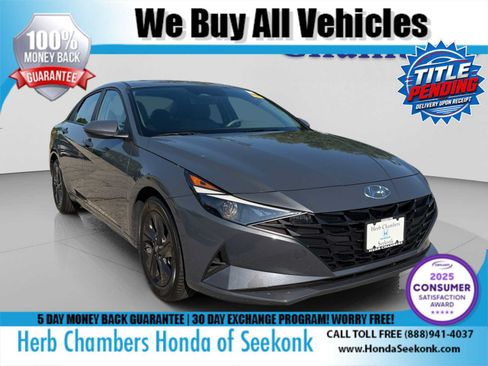 Used 2023 Hyundai Elantra SEL w/ Cargo Package FWD image 1