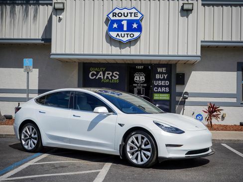 Used 2019 Tesla Model 3 Standard Range Plus image 3