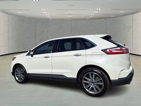 Used 2022 Ford Edge Titanium w/ Class II Trailer Tow Package image 7