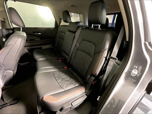 New 2026 Nissan Pathfinder Platinum w/ Cargo Package image 15