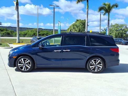 Used 2019 Honda Odyssey Elite image 2