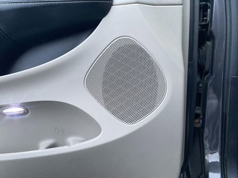 Used 2017 Dodge Grand Caravan SXT image 15