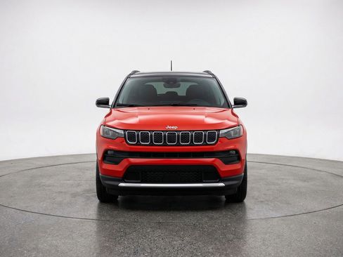 Used 2025 Jeep Compass Limited image 2