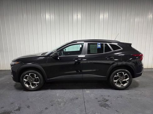 Used 2024 Chevrolet Trax LT FWD image 4
