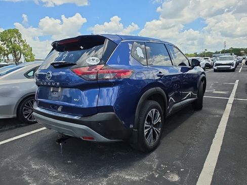 Used 2021 Nissan Rogue SV FWD image 2