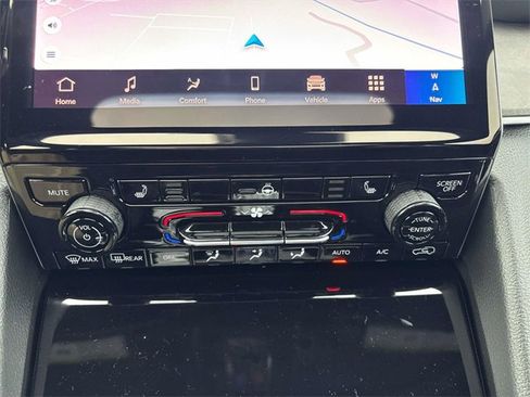 New 2025 Jeep Grand Cherokee Limited w/ Black Appearance Package image 14