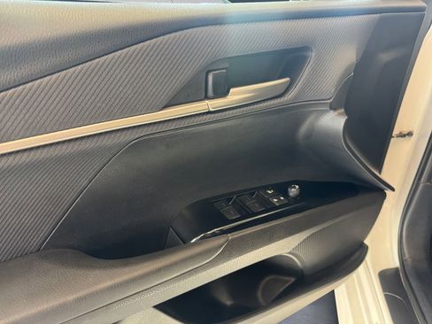 Used 2025 Toyota Camry SE image 12