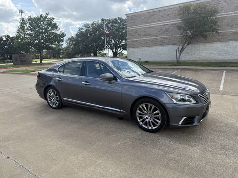 Used 2014 Lexus LS 460 w/ Comfort Package RWD image 2