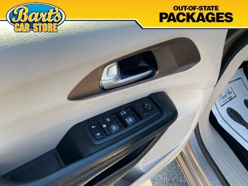 Used 2017 Chrysler Pacifica Touring-L image 23