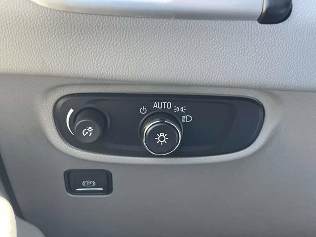 Used 2024 GMC Terrain SLE w/ Driver Convenience Package AWD/4WD image 28