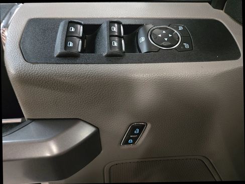 Used 2018 Ford F250 XLT AWD/4WD image 10