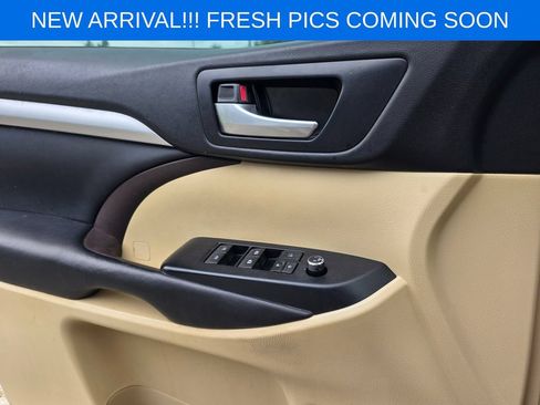 Used 2018 Toyota Highlander XLE FWD image 11