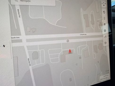 Used 2023 Tesla Model 3 Standard Range image 25