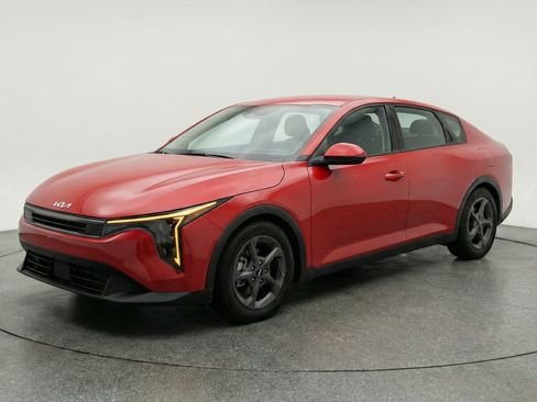 Used 2025 Kia K4 FWD image 3