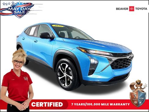 Used 2025 Chevrolet Trax RS w/ Driver Confidence Package FWD image 1