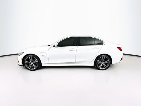 Used 2022 BMW 330e w/ Premium Package RWD image 4