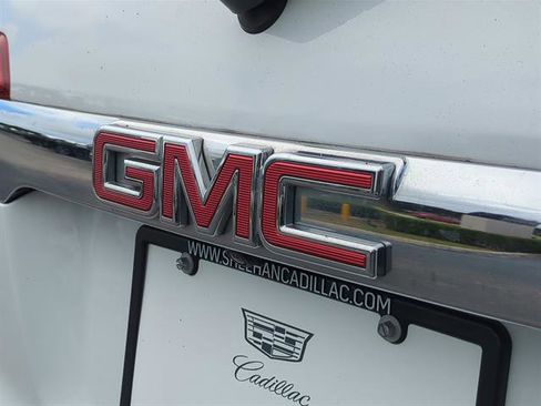 Used 2019 GMC Acadia Denali image 17