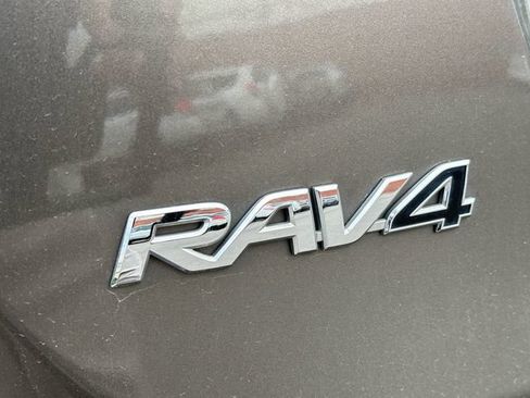 Used 2015 Toyota RAV4 XLE AWD/4WD image 11