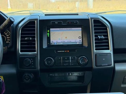 Used 2016 Ford F150 XLT w/ Trailer Tow Package image 15