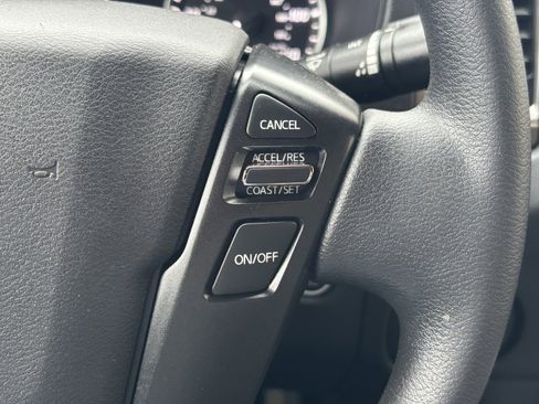 Used 2024 Nissan Frontier SV image 23