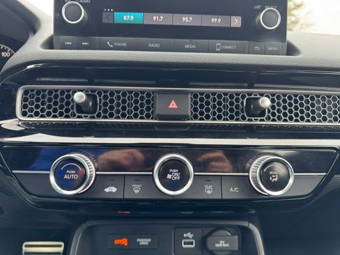 Used 2023 Honda Civic Sport image 19