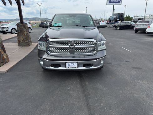 Used 2018 RAM 1500 Laramie AWD/4WD image 3