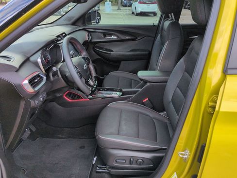 Used 2023 Chevrolet TrailBlazer RS w/ Sun and Liftgate Package FWD image 20