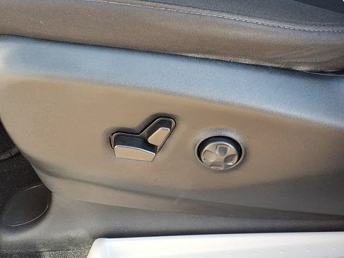 Used 2023 Chrysler Voyager LX FWD image 24
