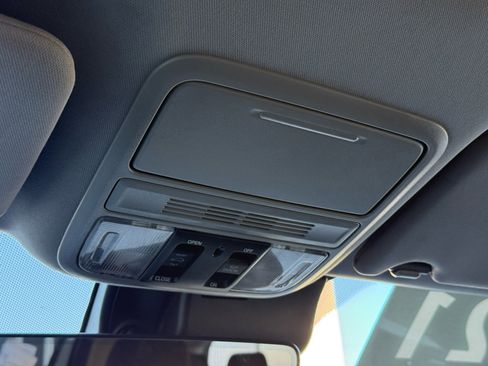 Used 2021 Honda Pilot Special Edition image 17