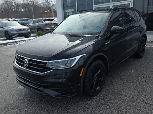 Used 2023 Volkswagen Tiguan SE R-Line image 1