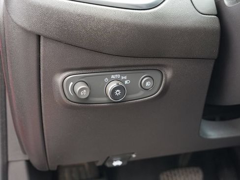 Used 2021 Chevrolet Equinox LT AWD/4WD image 17