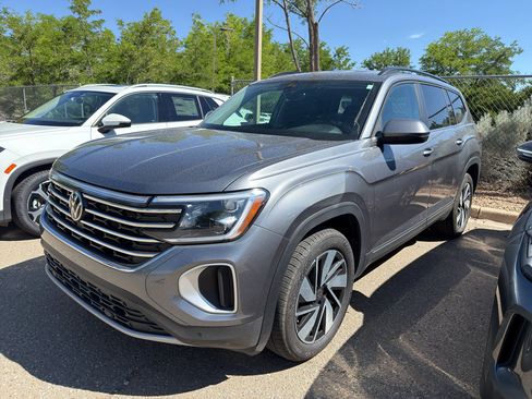 Used 2025 Volkswagen Atlas SE AWD/4WD image 8