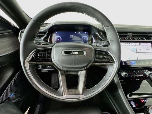 Used 2023 Jeep Grand Cherokee L Overland w/ Luxury Tech Group IV AWD/4WD image 11