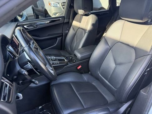 Used 2019 Porsche Macan AWD/4WD image 5