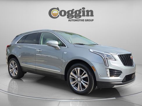 Used 2024 Cadillac XT5 Premium Luxury w/ Technology Package FWD image 7