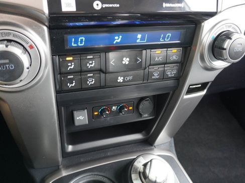 Used 2024 Toyota 4Runner Limited AWD/4WD image 18