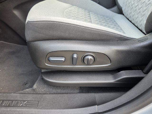 Used 2023 Chevrolet Equinox LS w/ LS Convenience Package FWD image 16
