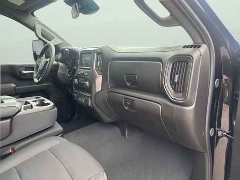 Used 2025 Chevrolet Silverado 2500 Custom w/ Custom Value Package image 13