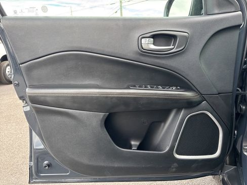 Used 2018 Jeep Compass Limited w/ Navigation Group image 27