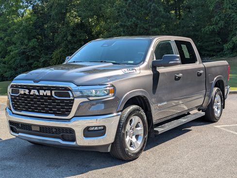 Used 2025 RAM 1500 Big Horn AWD/4WD image 5
