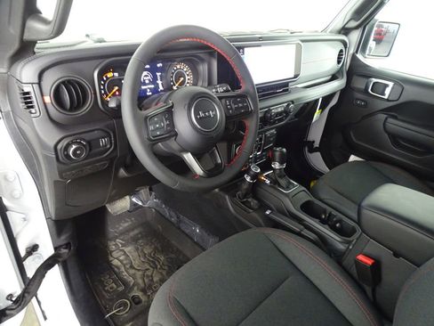 New 2024 Jeep Wrangler Unlimited Rubicon w/ Convenience Group image 21