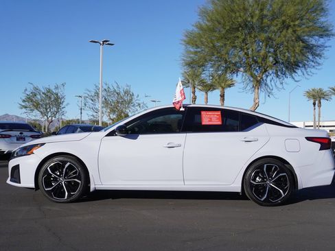 Certified 2025 Nissan Altima 2.5 SR image 2