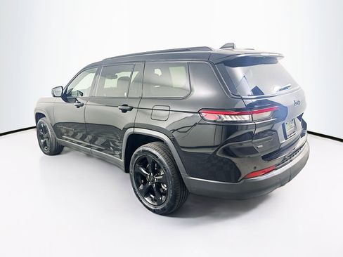 Used 2022 Jeep Grand Cherokee L Laredo image 5