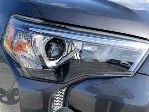 Used 2022 Toyota 4Runner SR5 RWD image 27